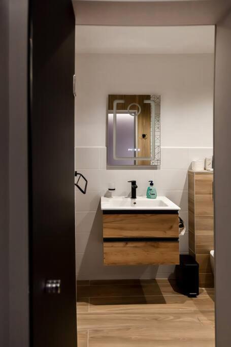 Very Spacious & Modern 3Bed Near Airport & Centre Sofia Exterior foto